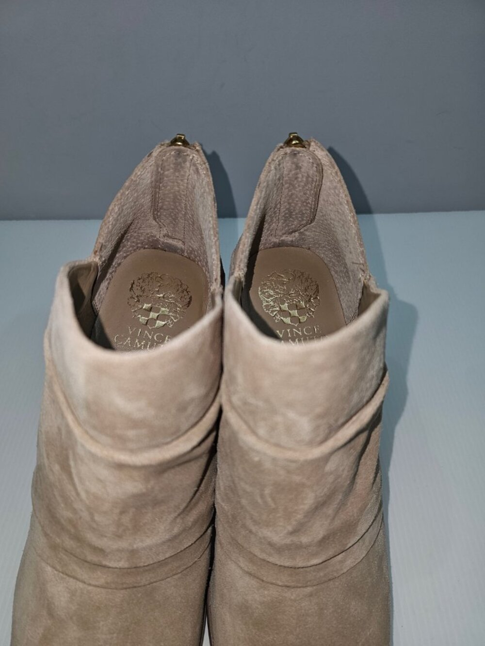 Vince Camuto Ainsley Ankle Bootie Womens 11 Tan Suede Stacked Heel Snip Toe - Picture 9 of 15